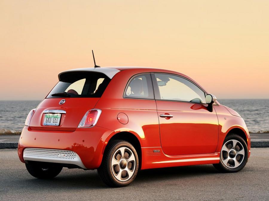  Fiat 500e 2013 года  (фото 4 из 141)